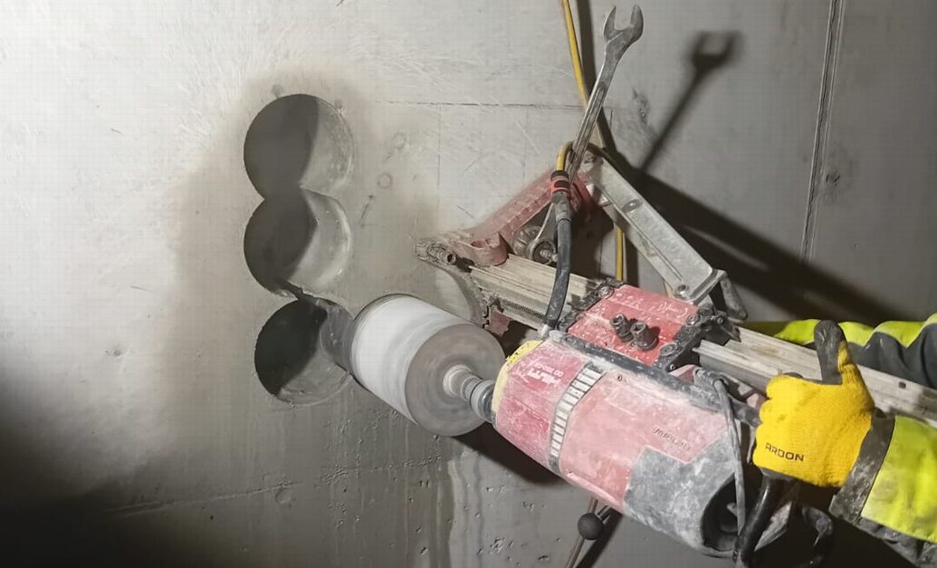 Vrtáme velmi silný železobeton o velkém průměru